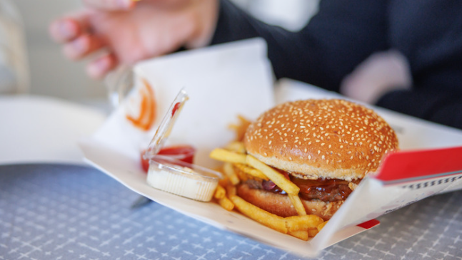 Treat Yourself to the Best Fast food deals post thumbnail image